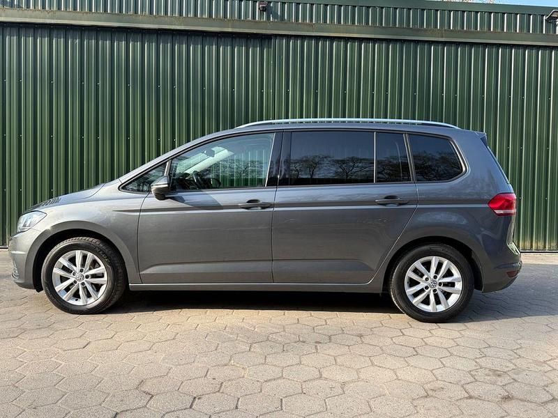Gebraucht VW Touran Highline 150 PS (110 kW) 2016 Grau Van / Kleinbus