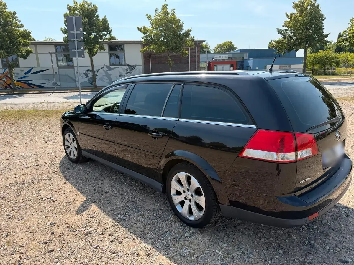 Gebraucht Opel Vectra 140 PS (102 kW) 2008 Schwarz Kombi