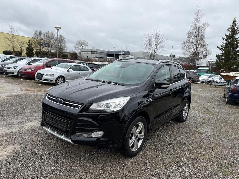 Gebraucht Ford Kuga Individual 179 PS (131 kW) 2015 Schwarz SUV