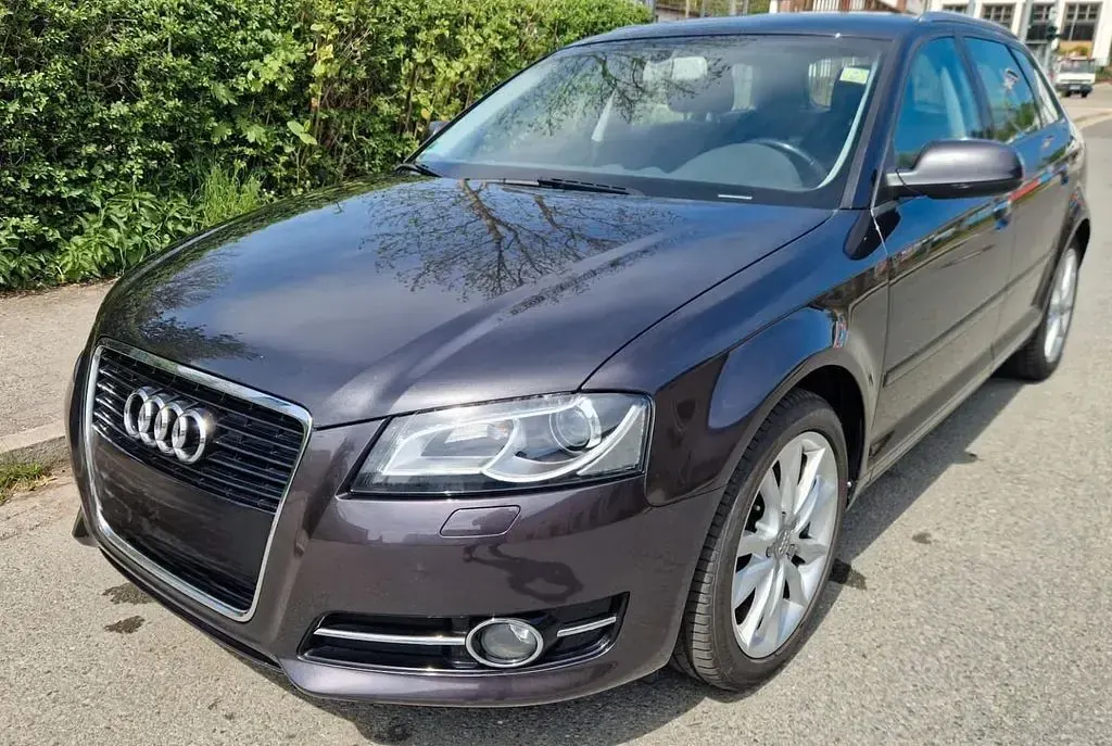 Używany Audi A3 Ambition 125 KM (91 kW) 2011 Szary Hatchback