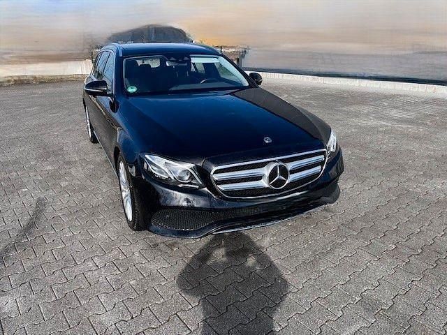 Gebraucht Mercedes E350 Avantgarde 258 PS (189 kW) 2018 Schwarz Kombi