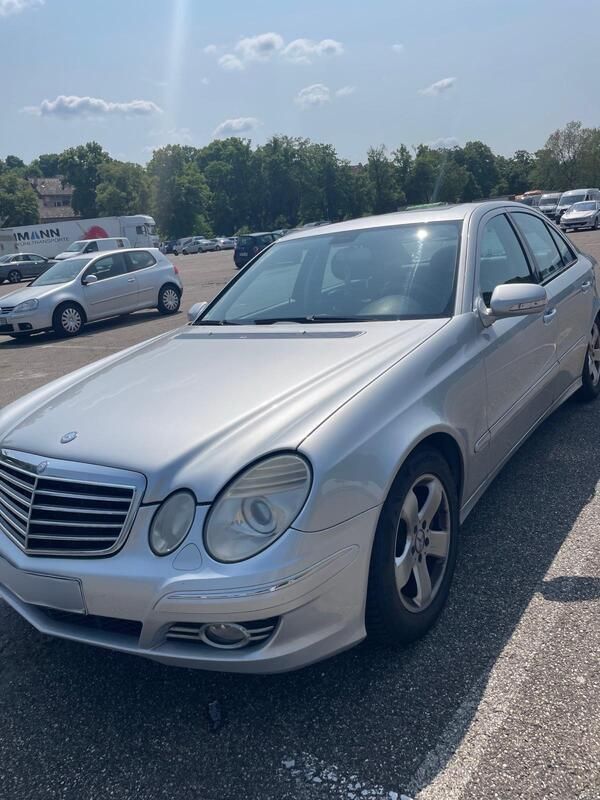 Silber Gebraucht 2008 Mercedes E350 Limousine | 8.800 € (Guter Preis) - Bild 1/4