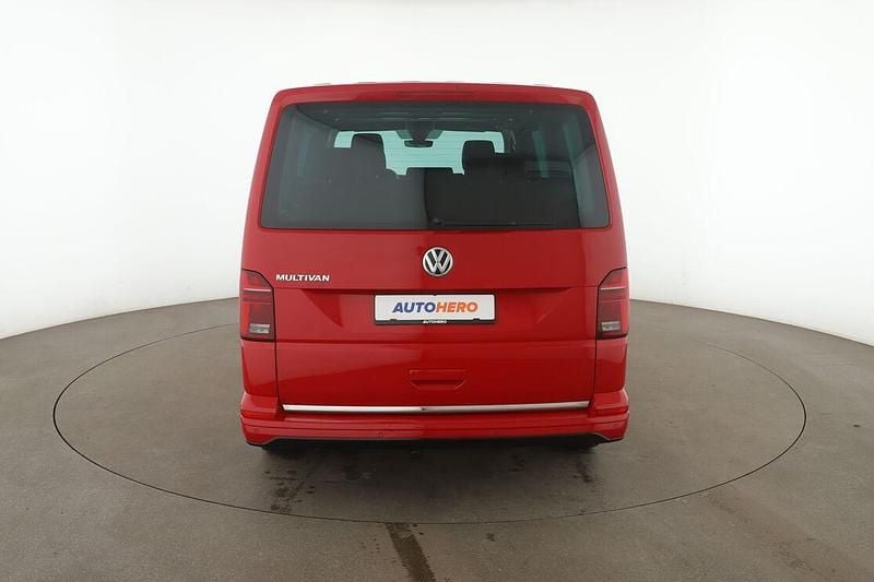 Gebraucht VW Multivan Generation Six 204 PS (150 kW) 2022 Rot Van
