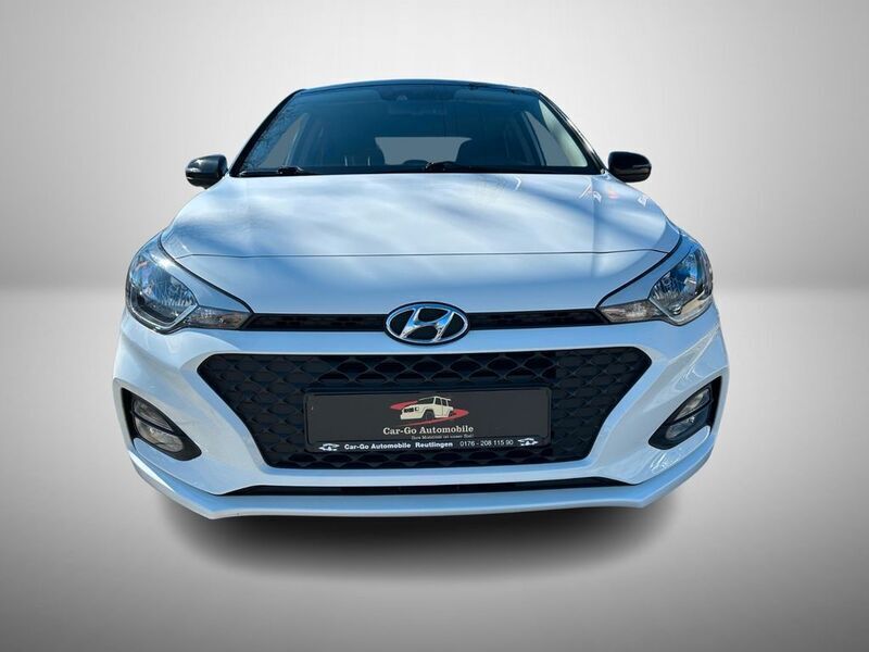 Schwarz Gebraucht 2020 Hyundai i20 YES! Kleinwagen | 10.499 € - Bild 1/4