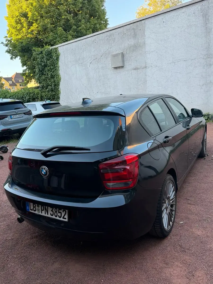 Gebraucht BMW 114 95 PS (69 kW) 2013 Schwarz Kleinwagen