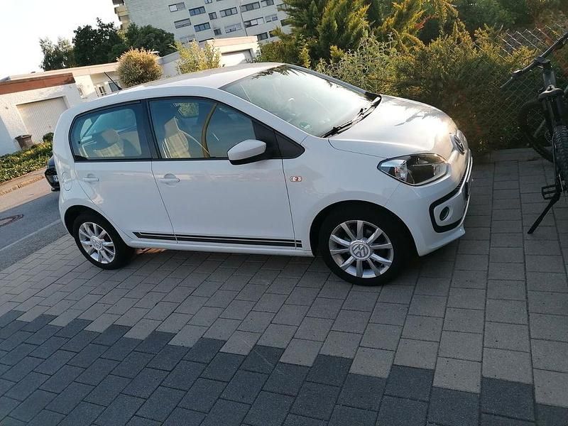 Gebraucht VW up! CLUB 60 PS (44 kW) 2017 Weiß Kleinwagen
