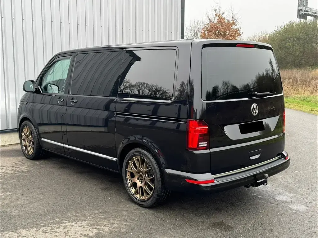 Gebraucht VW Multivan Pro 204 PS (150 kW) 2023 Schwarz Van / Kleinbus