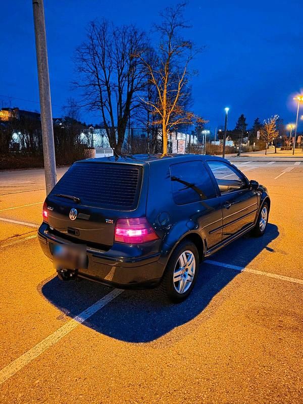 Gebraucht VW Golf Highline 101 PS (74 kW) 2002 Grün Coupé