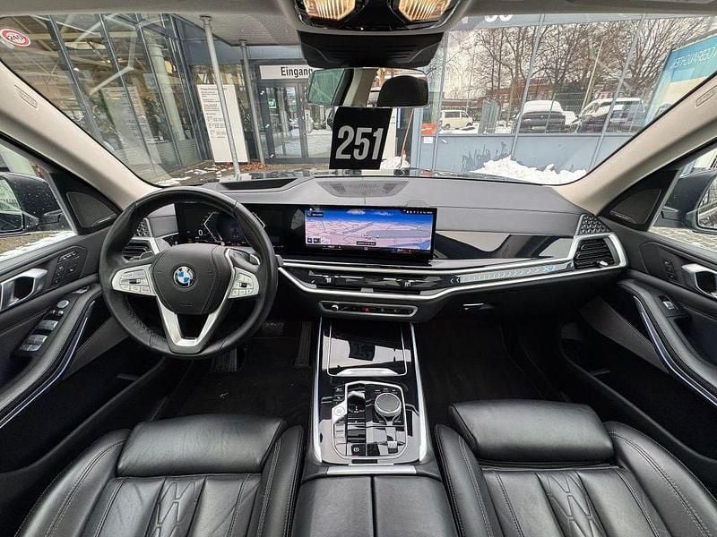Gebraucht BMW X7 Performance 352 PS (258 kW) 2023 Black sapphire SUV