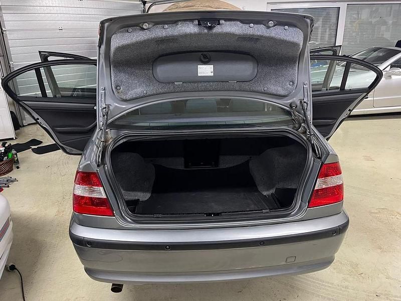 Gebraucht BMW 316 Sport Line 116 PS (85 kW) 1998 Silber Limousine