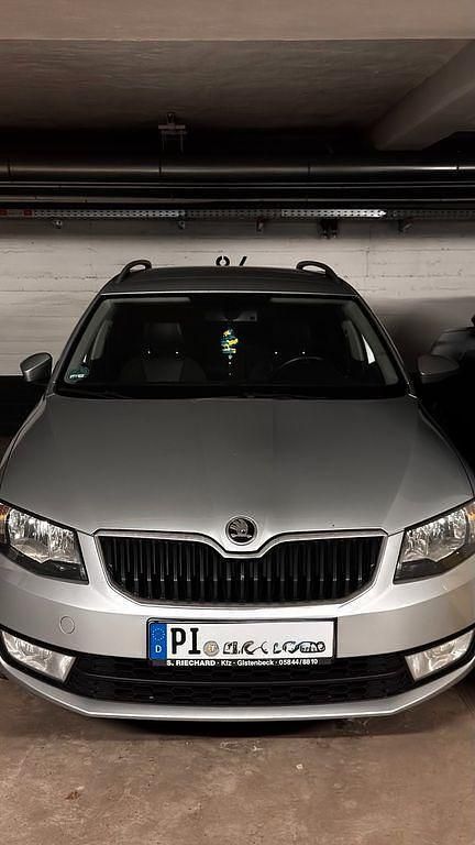 Gebraucht Skoda Octavia Active 110 PS (80 kW) 2016 Silber Kleinwagen