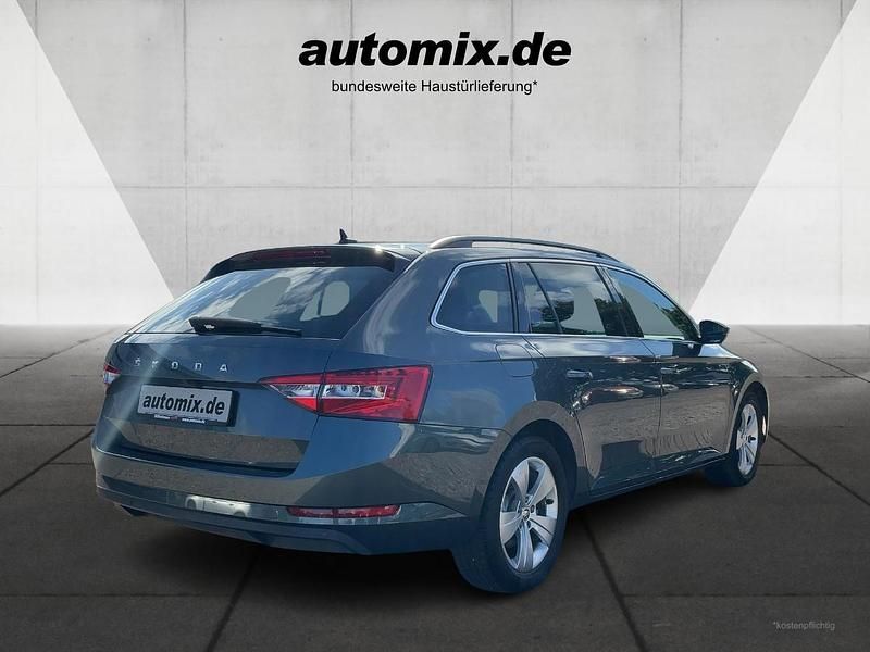 Gebraucht Skoda Superb Ambition 150 PS (110 kW) 2021 Quarz grau Kombi