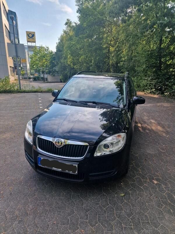 Schwarz Gebraucht 2009 Skoda Fabia Kombi | 2.500 € (Teuer) - Bild 1/4