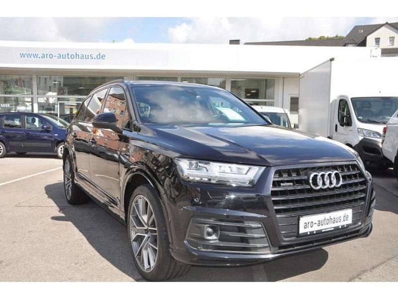 Orcaschwarz/deep black (metallic) Gebraucht 2018 Audi Q7 S-Line SUV | 39.890 € (Fairer Preis) - Bild 1/4