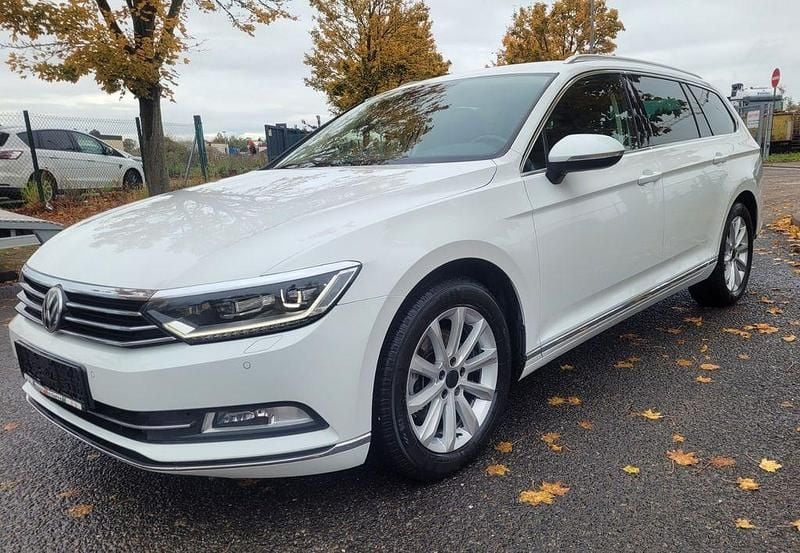 Weiß Gebraucht 2016 VW Passat Highline Kombi | 10.500 € (Superpreis) - Bild 1/4