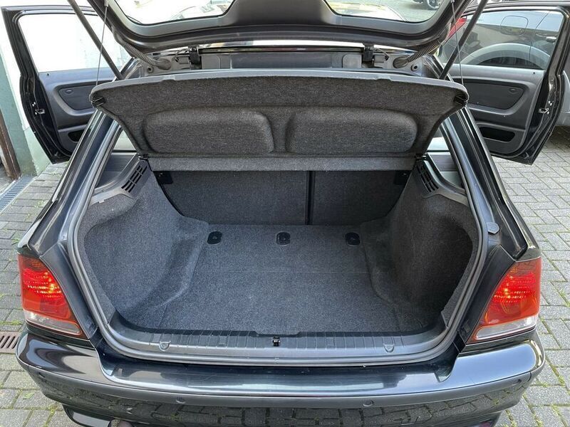 Gebraucht BMW 316 Compact Sport Line 116 PS (85 kW) 2005 Schwarz Kleinwagen