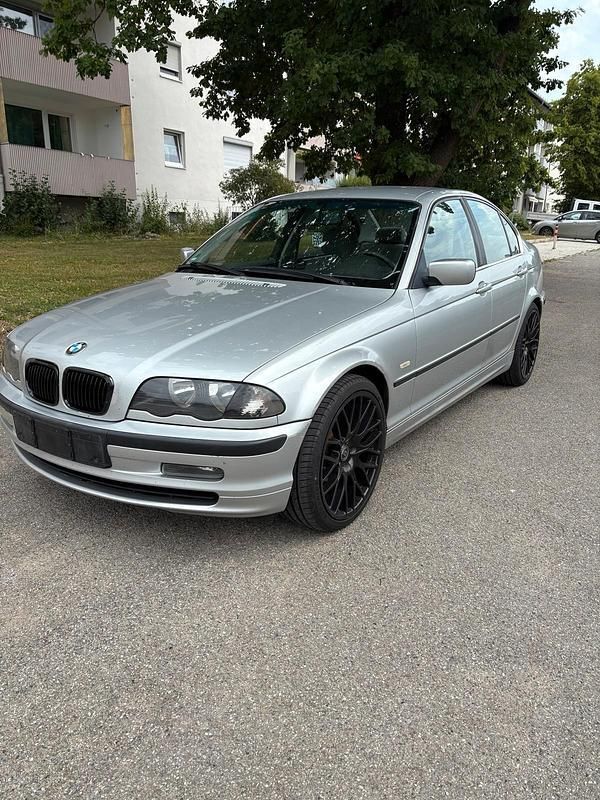 Silber Gebraucht 2000 BMW 323 Limousine | 2.200 € (Fairer Preis) - Bild 1/4