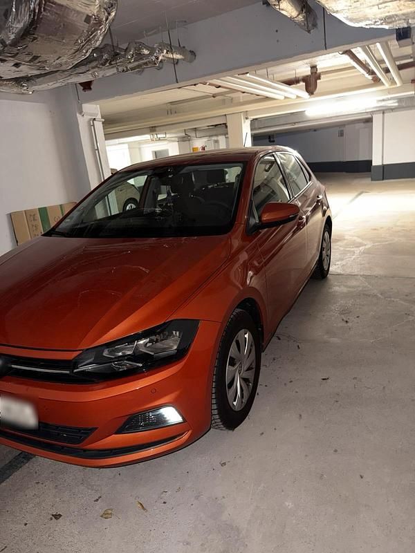 Gebraucht VW Polo Comfortline 75 PS (55 kW) 2018 Orange Kleinwagen