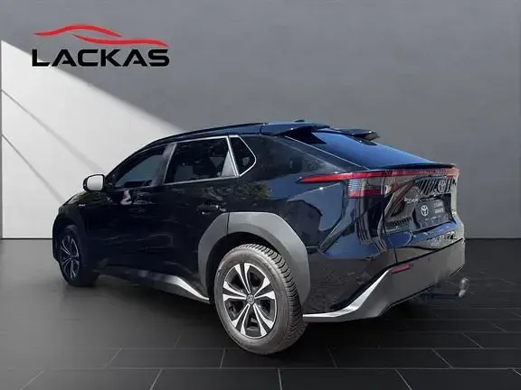 Gebraucht Toyota bZ4X Basis 150 kW (204 PS) 2023 Onyxschwarz SUV
