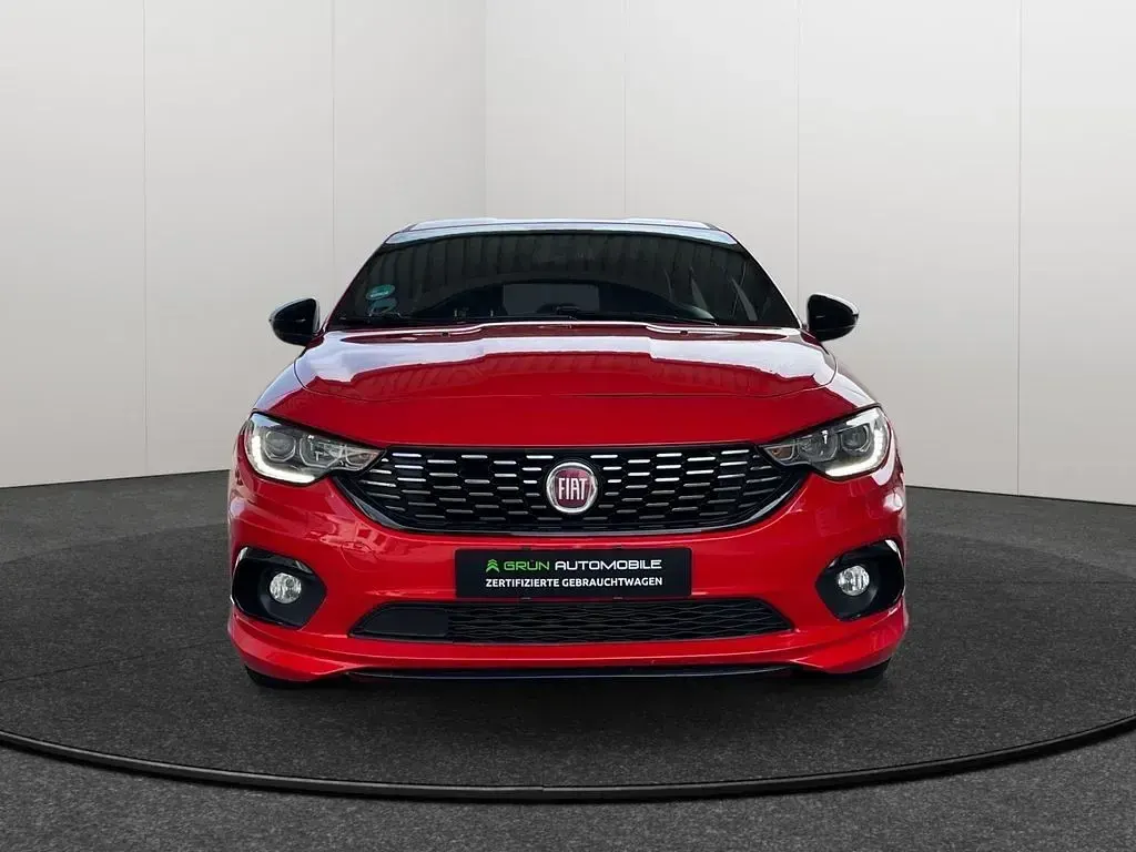 Gebraucht Fiat Tipo S 120 PS (88 kW) 2019 Rot Limousine