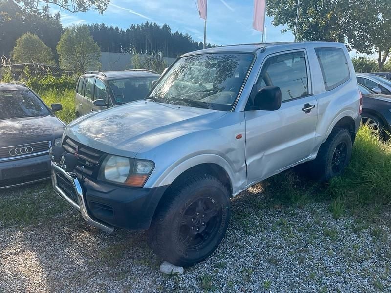 Silber Gebraucht 2001 Mitsubishi Pajero SUV | 2.299 € (Guter Preis) - Bild 1/4