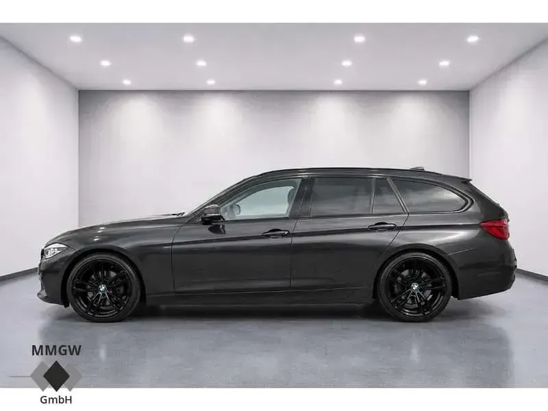 Gebraucht BMW 320 Advantage 176 PS (129 kW) 2016 Braun Kombi