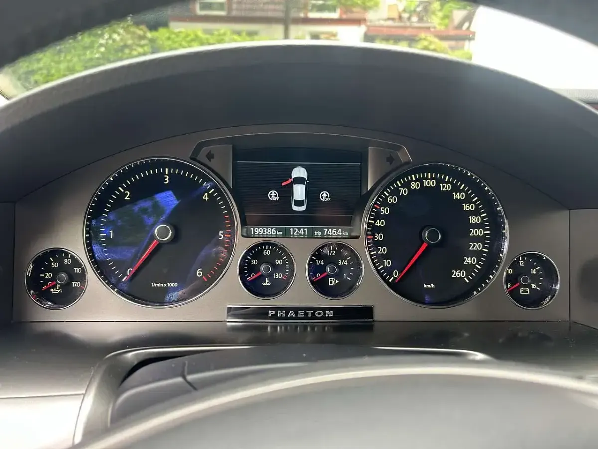 Usata VW Phaeton 239 CV (175 kW) 2012 Nero Berlina