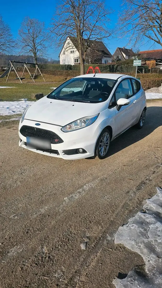 Gebraucht Ford Fiesta ST-Line 2015 Weiß Kleinwagen