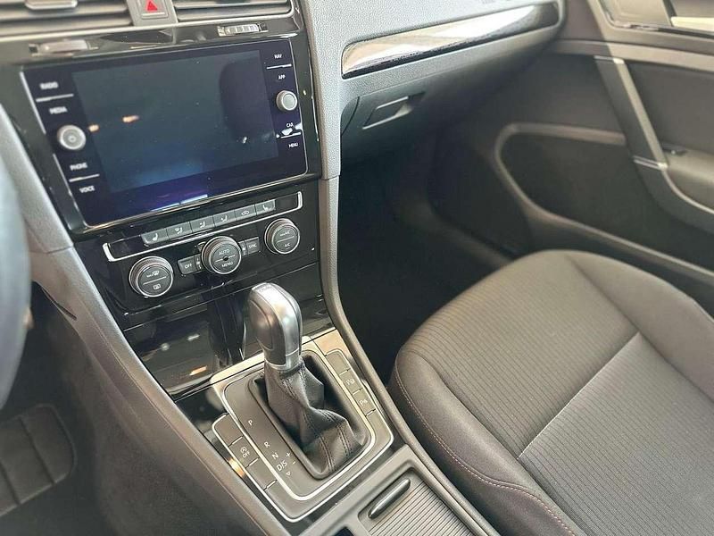 Gebraucht VW Golf VII Sound 150 PS (110 kW) 2018 Indiumgrau metallic Kleinwagen