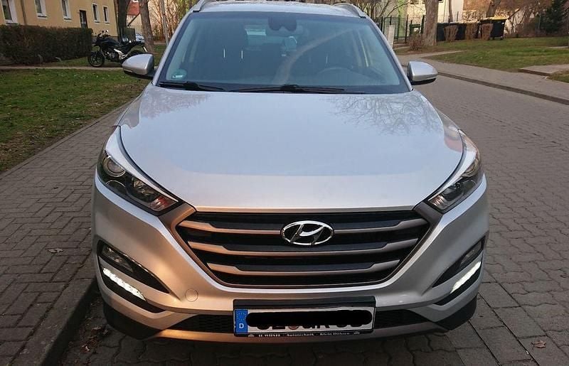 Gebraucht Hyundai Tucson Style 177 PS (130 kW) 2016 Silber SUV