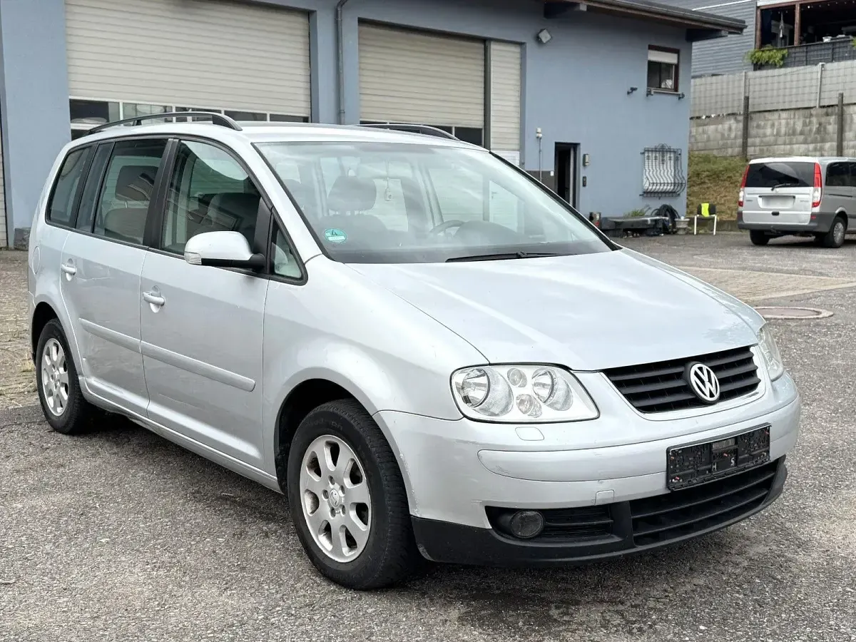 Gebraucht VW Touran 101 PS (74 kW) 2003 Silber Van / Kleinbus