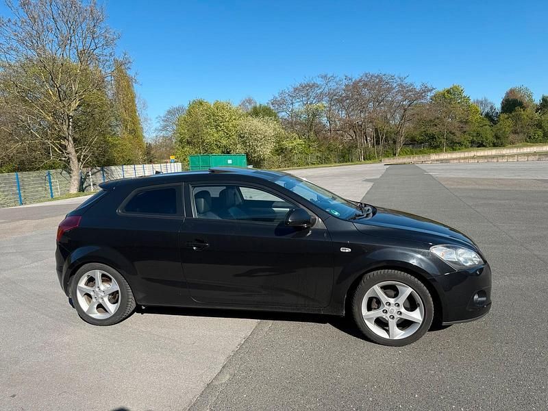 Gebraucht Kia Ceed 125 PS (91 kW) 2009 Schwarz Kleinwagen