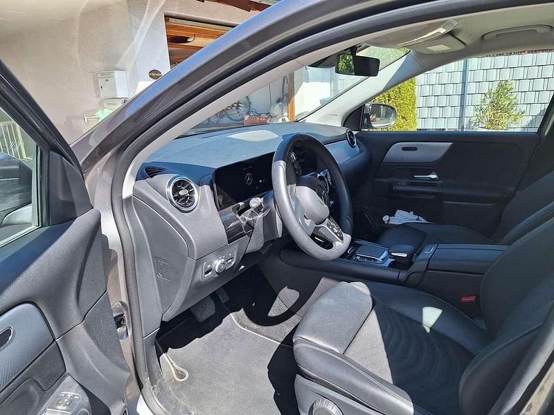 Gebraucht Mercedes GLA250 160 PS (117 kW) 2023 Grau SUV
