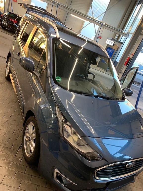 Blau Gebraucht 2021 Ford Tourneo Active Van / Kleinbus | 21.500 € - Bild 1/4