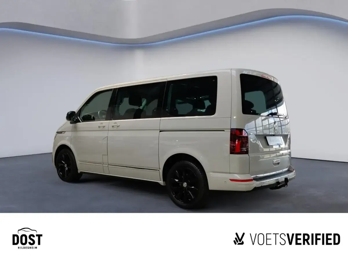 Gebraucht VW Multivan Highline 204 PS (150 kW) 2021 Grau Van / Kleinbus