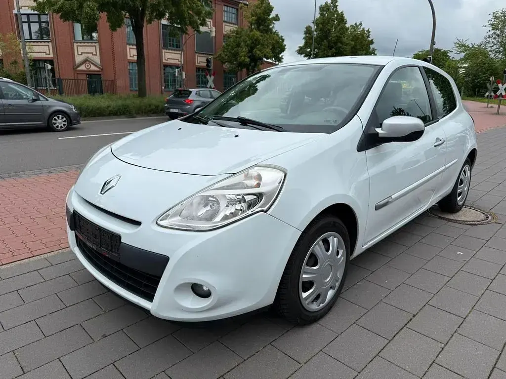 Gebraucht Renault Clio Collection 75 PS (55 kW) 2014 Weiß