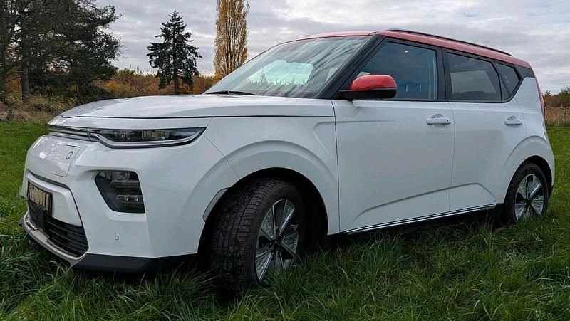 Weiß Gebraucht 2022 Kia Soul EV SUV | 21.950 € (Superpreis) - Bild 1/4