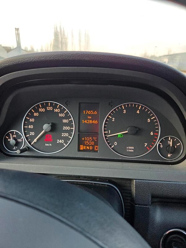 Gebraucht Mercedes A180 116 PS (85 kW) 2009 Schwarz Kleinwagen