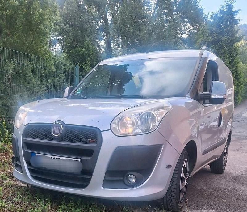 Silber Gebraucht 2010 Fiat Doblò Van / Kleinbus | 2.800 € (Etwas zu teuer) - Bild 1/4