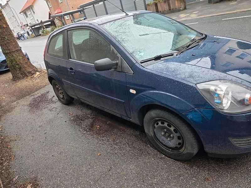 Gebraucht Ford Fiesta 70 PS (51 kW) 2009 Blau Kleinwagen