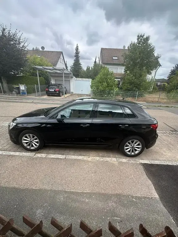 Gebraucht Audi A3 Sport 110 PS (80 kW) 2021 Schwarz Limousine