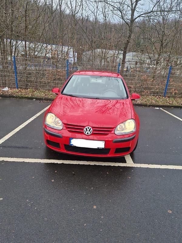 Rot Gebraucht 2005 VW Golf IV Kleinwagen | 1.500 € (Fairer Preis) - Bild 1/4