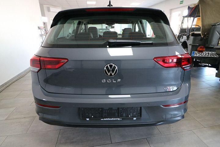 Gebraucht VW Golf VIII 110 PS (80 kW) 2022 Grau Limousine