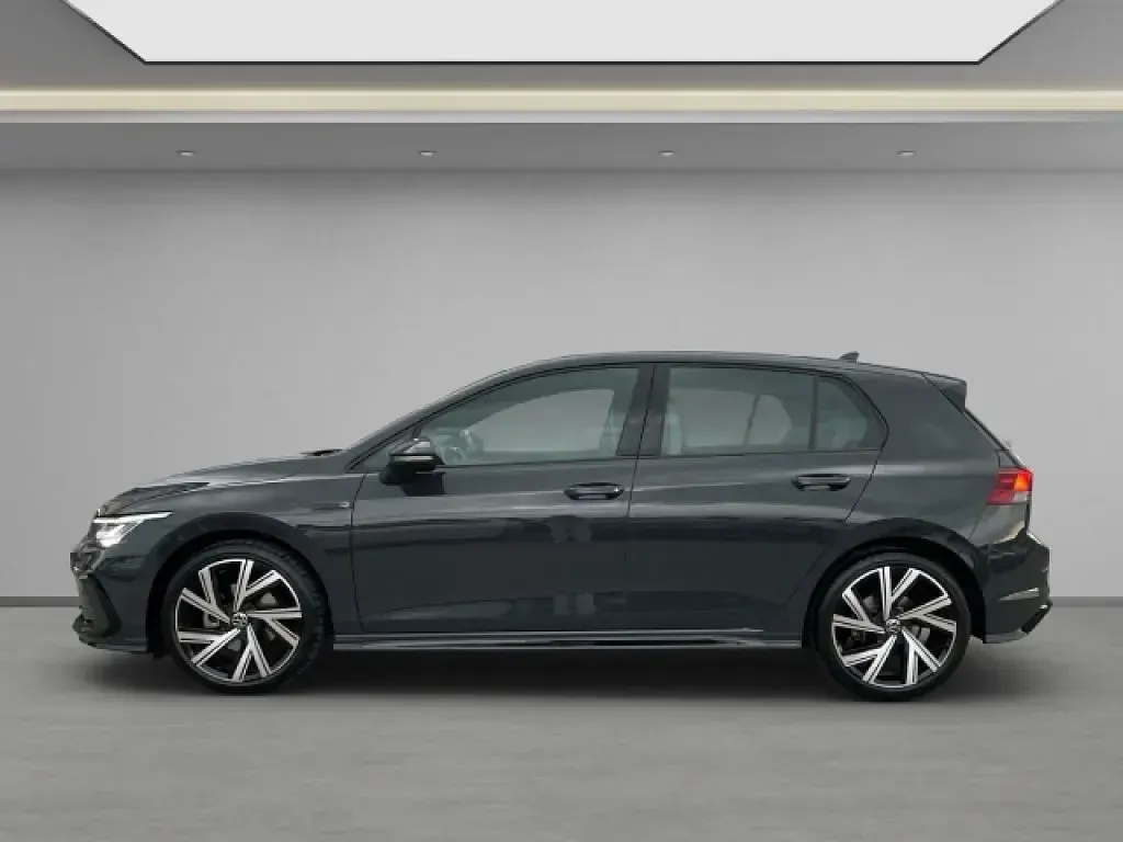 Gebraucht VW Golf VIII R-line 150 PS (110 kW) 2024 Grau Limousine