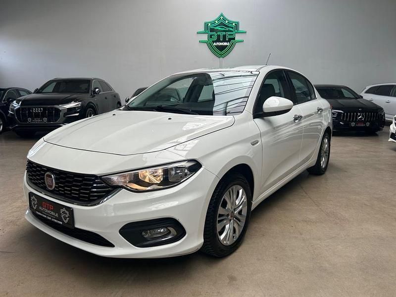 Weiß Gebraucht 2017 Fiat Tipo Lounge Limousine | 7.399 € (Guter Preis) - Bild 1/4