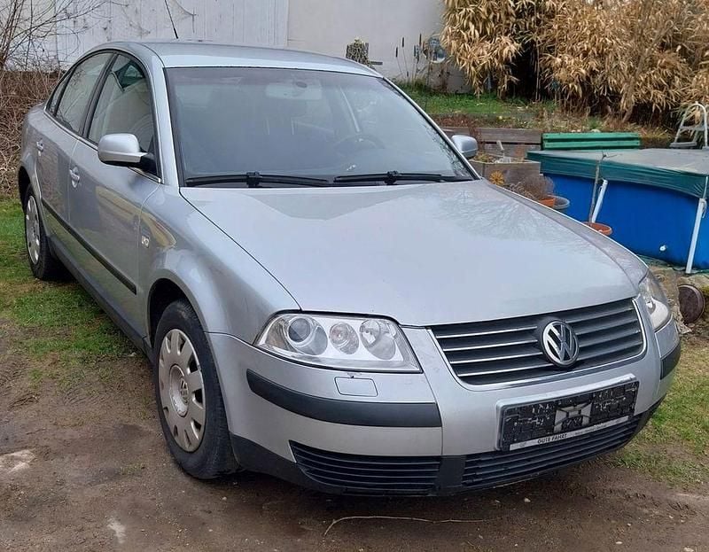 Gebraucht VW Passat Basis 150 PS (110 kW) 2002 Silber Limousine