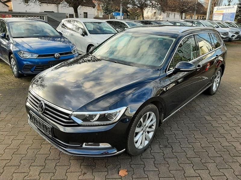 Schwarz Gebraucht 2019 VW Passat Highline Kombi | 14.990 € (Guter Preis) - Bild 1/4