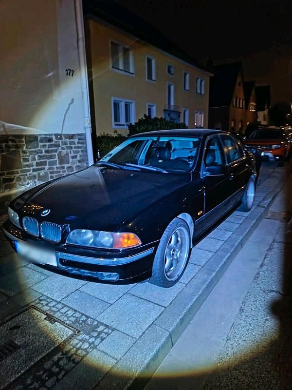 Schwarz Gebraucht 1997 BMW 523 Limousine | 3.500 € (Fairer Preis) - Bild 1/4