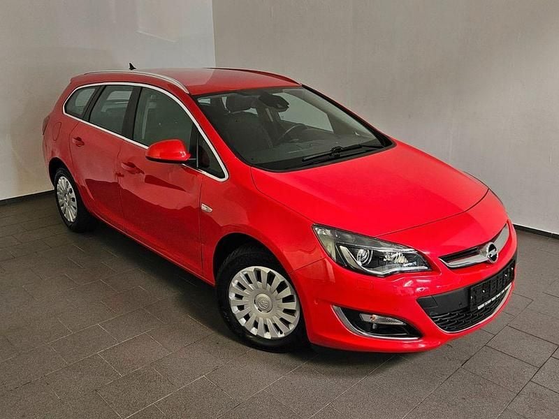 Gebraucht Opel Astra Exklusiv 140 PS (102 kW) 2016 Rot Kombi