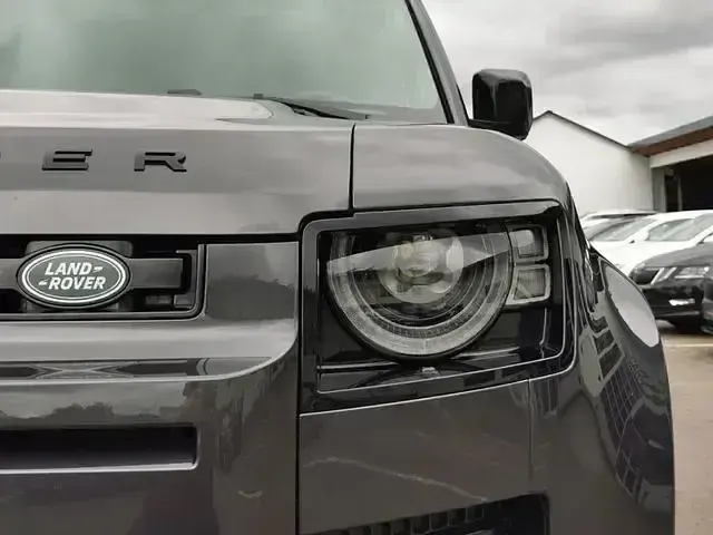 Gebraucht Land Rover Defender 249 PS (183 kW) 2024 Grau SUV